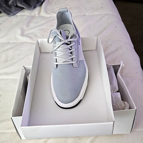 Calvin Klein Sneakers.BRAND NEW IN ORIGINAL BOX!!!! - Picture 1 of 7